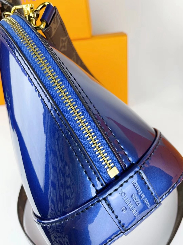 ルイヴィトンバッグ角部分ディテール